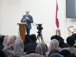 FEB Unissula Hadirkan Prof Bruno dari Harvard